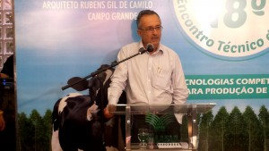 Secretario Fernando Lamas, durante lançamento do Encontro Técnico do Leite, na Famasul.