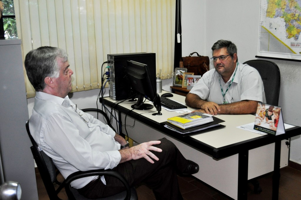 Jerônimo com Dr. Gustavo, da Iagro de Aparecida do Taboado
