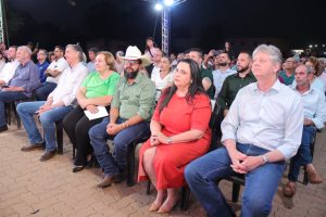 Parceria entre Governo, prefeitura e iniciativa privada garante melhoria na habitação em Ribas do Rio Pardo Parceria entre Governo, prefeitura e iniciativa privada garante melhoria na habitação em Ribas do Rio Pardo
