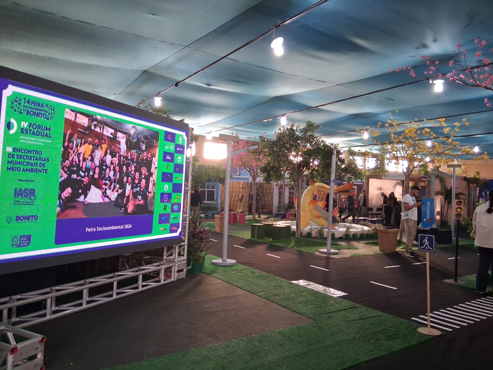 Feira Socioambiental de Bonito reúne educação ambiental, debate climático e deve receber cerca de 2 mil participantes Feira Socioambiental de Bonito reúne educação ambiental, debate climático e deve receber cerca de 2 mil participantes